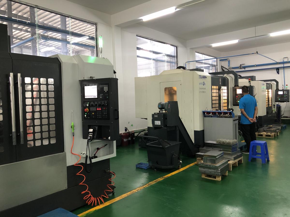 史特牢模具制造中心