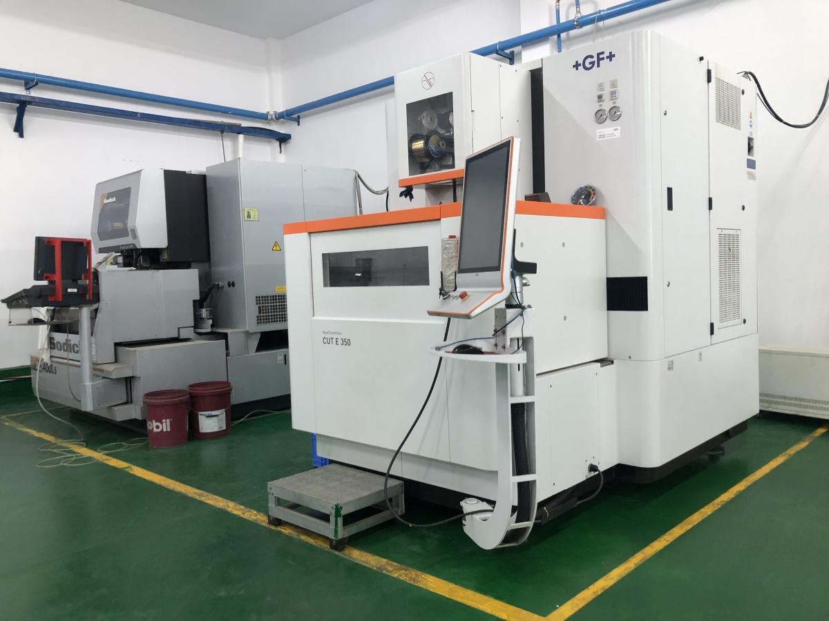 慢走絲設(shè)備